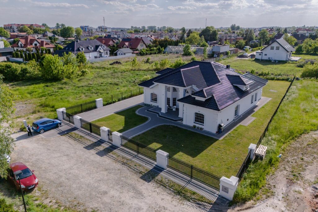 Elegancka rezydencja 360 m2, 6 pokoi pod Poznaniem - zdjęcie 3