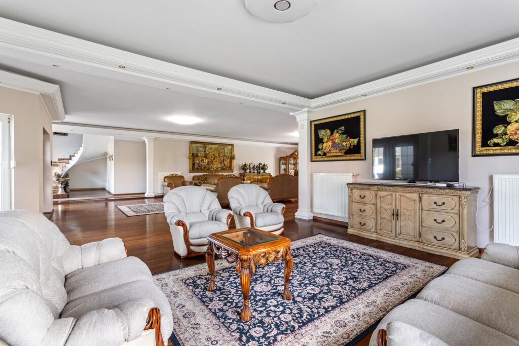 Elegancka rezydencja 360 m2, 6 pokoi pod Poznaniem - zdjęcie 11