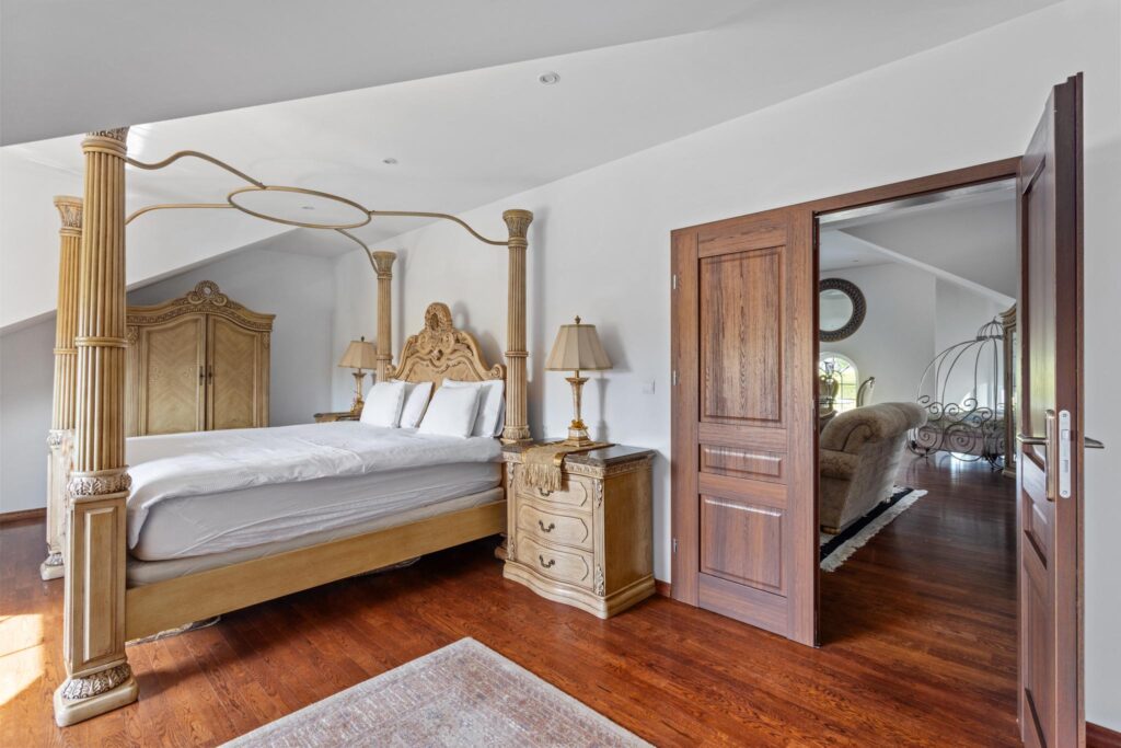 Elegancka rezydencja 360 m2, 6 pokoi pod Poznaniem - zdjęcie 15