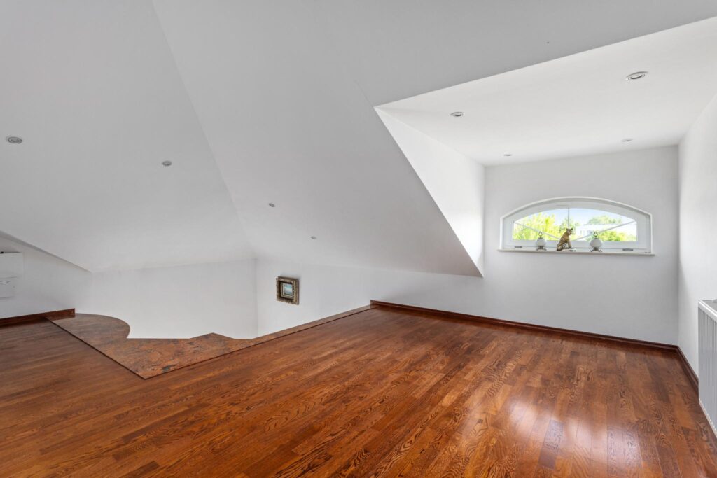 Elegancka rezydencja 360 m2, 6 pokoi pod Poznaniem - zdjęcie 25