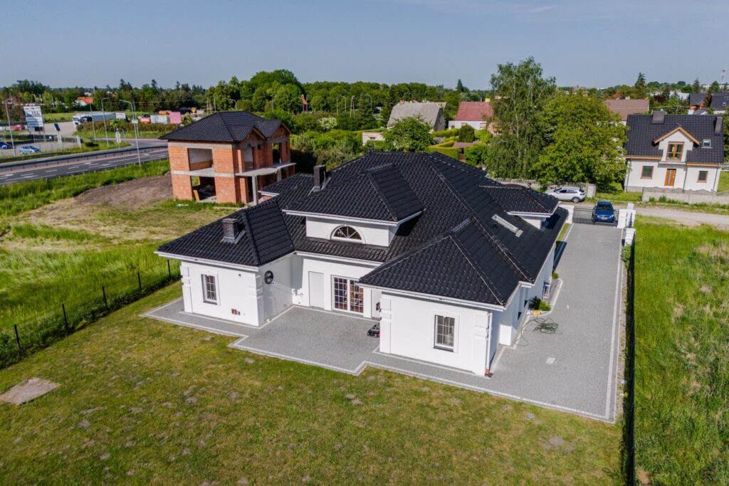 Elegancka rezydencja 360 m2, 6 pokoi pod Poznaniem - zdjęcie 28