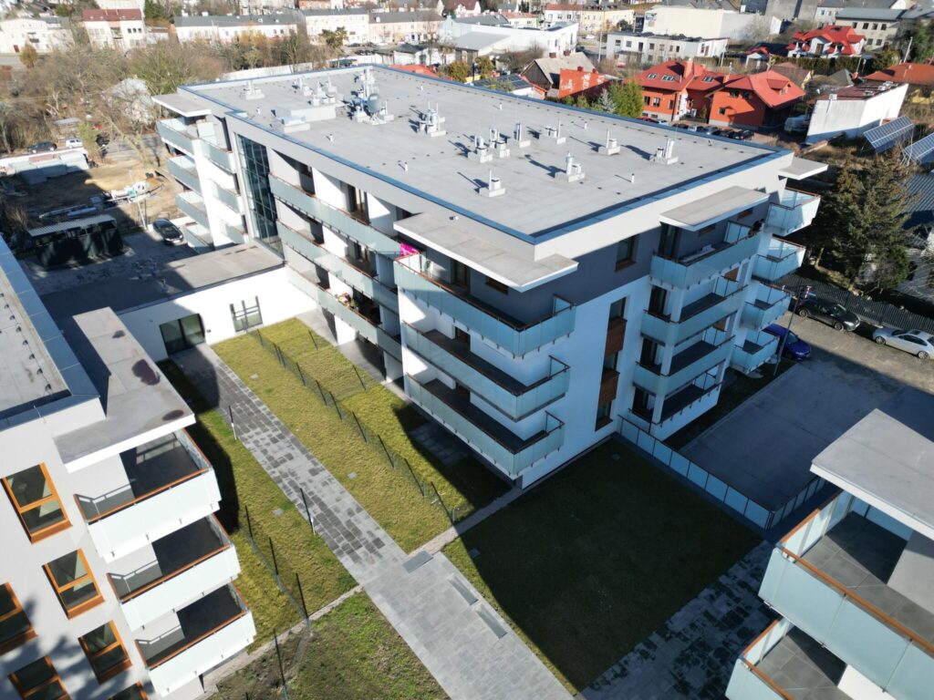 Nowe Sady 79 m2, dwa balkony, miejsce parkingowe - zdjęcie 2