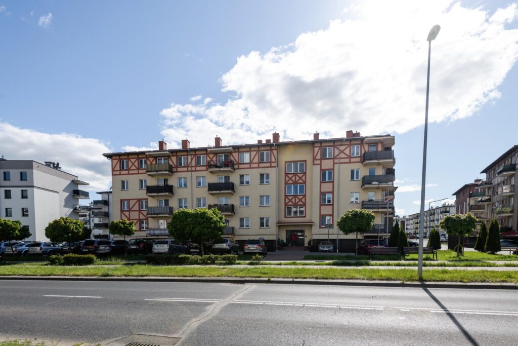 Trzypokojowe mieszkanie na sprzedaż z windą - zdjęcie 21