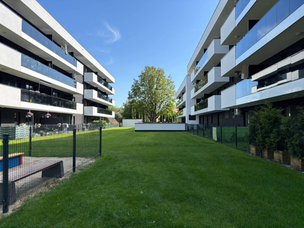 Apartament/4 pokoje/2 łazienki/ taras/2Xgaraż - zdjęcie 2
