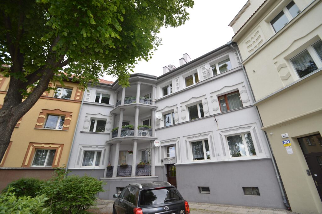 Duże dwupokojowe mieszkanie w Śródmieściu Opola - zdjęcie 1