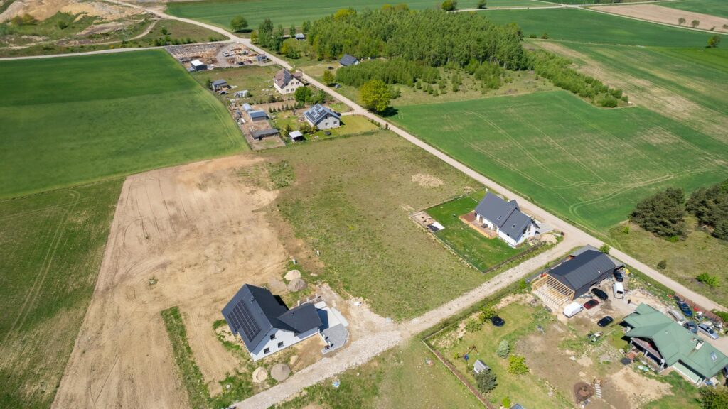 Działka budowlana – 250 m2 zabudowy ! - zdjęcie 1