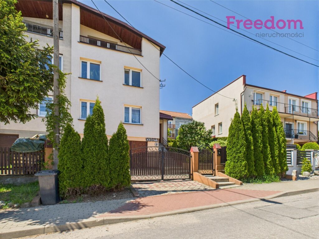 Przestronny dom z garażem dla rodzinny - zdjęcie 2