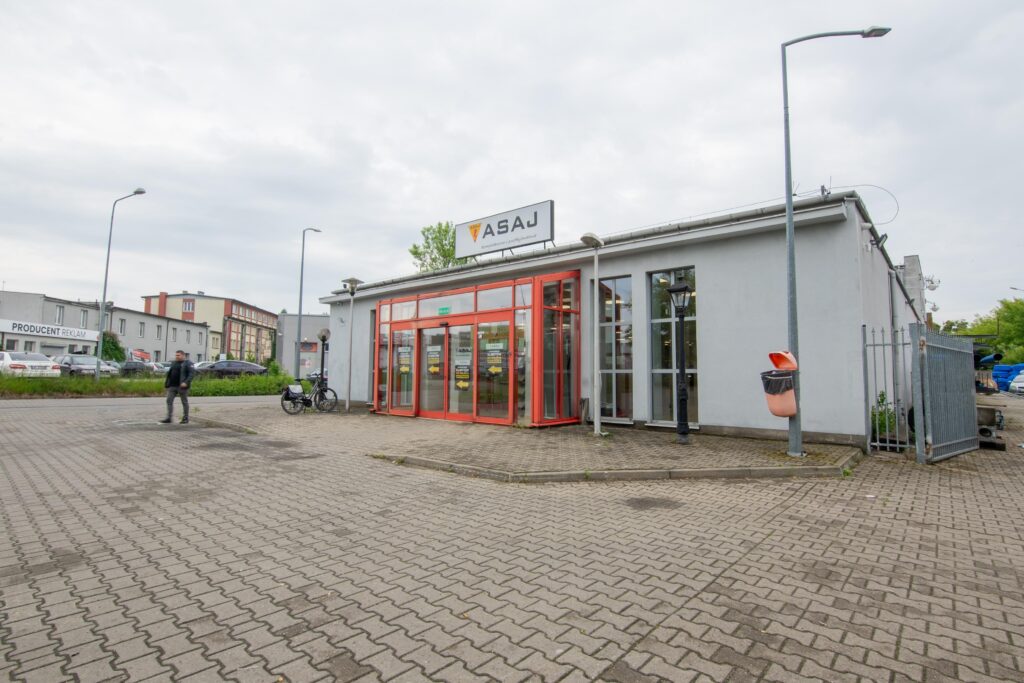 Hala z biurem, magazynem i dodatkowym parkingiem - zdjęcie 23