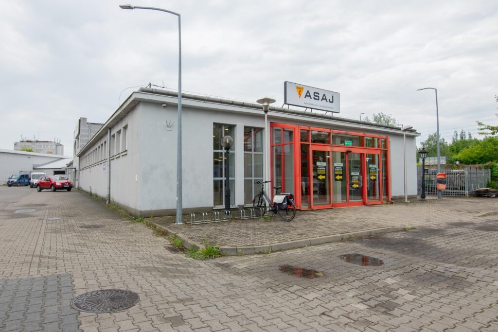 Hala z biurem, magazynem i dodatkowym parkingiem - zdjęcie 7