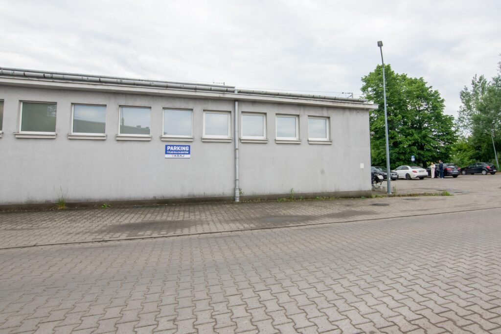 Hala z biurem, magazynem i dodatkowym parkingiem - zdjęcie 25
