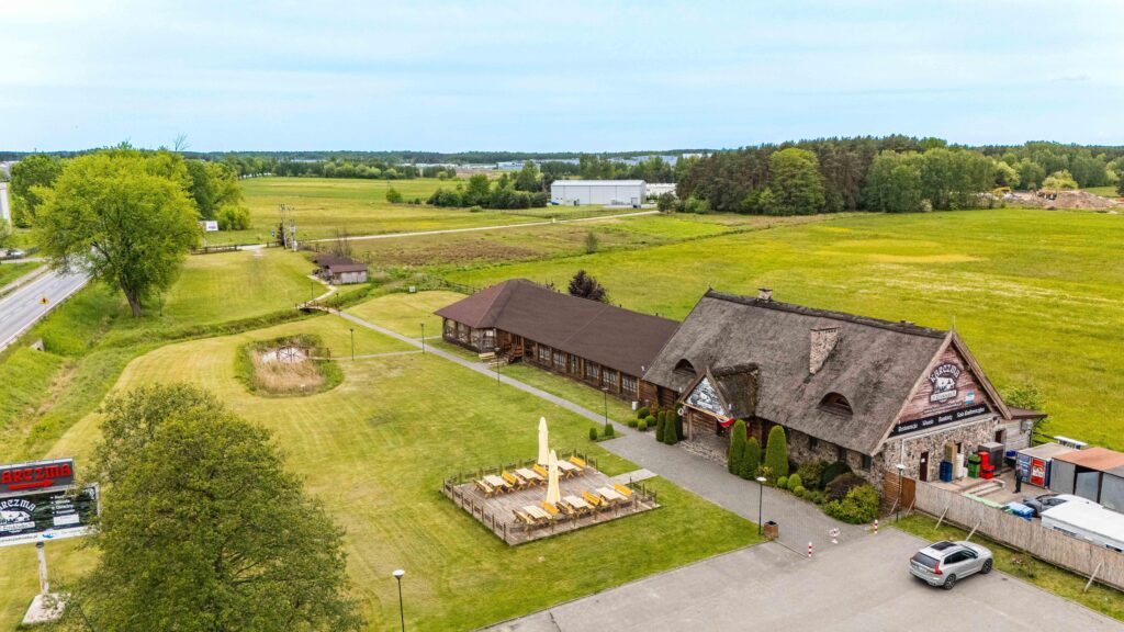 Restauracja z salą bankietową i miejscem na hotel - zdjęcie 21