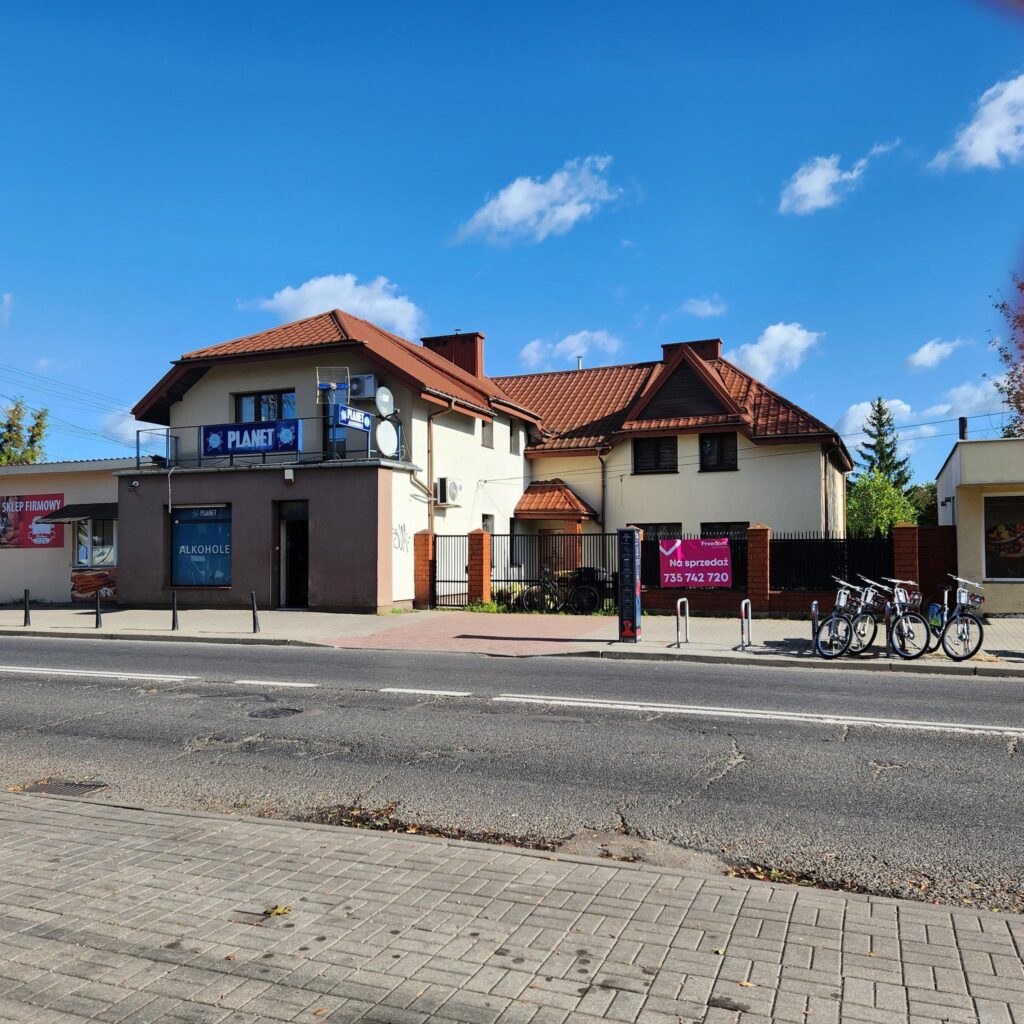 powierzchnia handlowa i 3 przestrzenie mieszkalne - zdjęcie 4