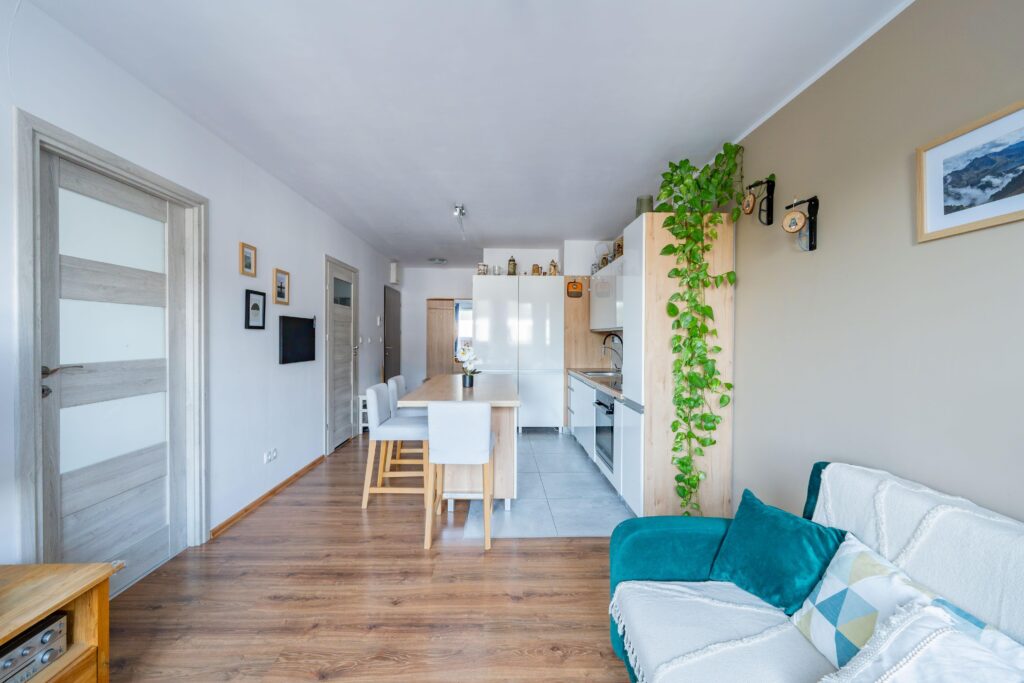 2 pokoje, garderoba, balkon, do wprowadzenia - zdjęcie 2