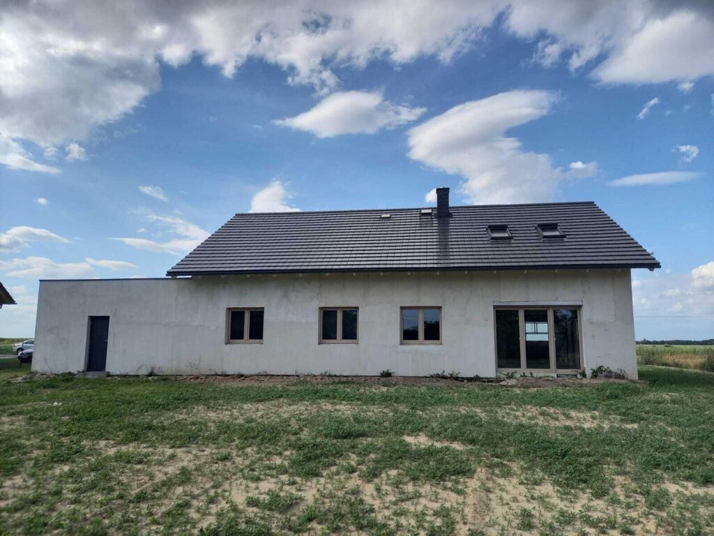 Parterowy dom z dużą działką! - zdjęcie 2