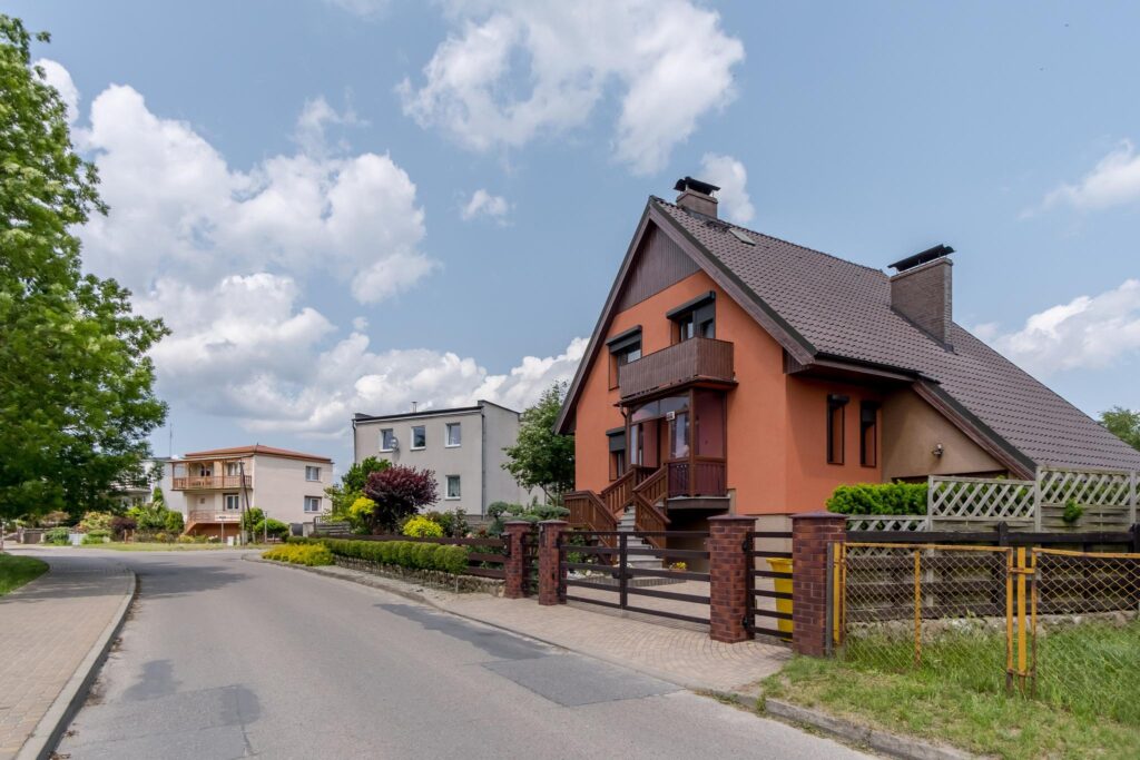 Dom blisko jeziora z wyposażeniem od zaraz - zdjęcie 43