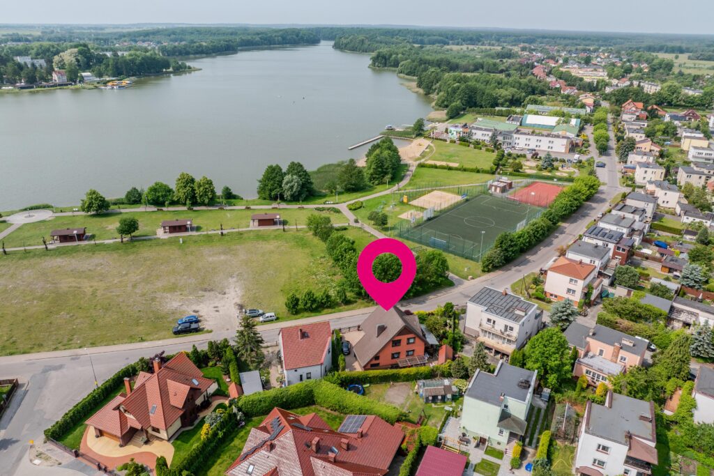 Dom blisko jeziora z wyposażeniem od zaraz - zdjęcie 47