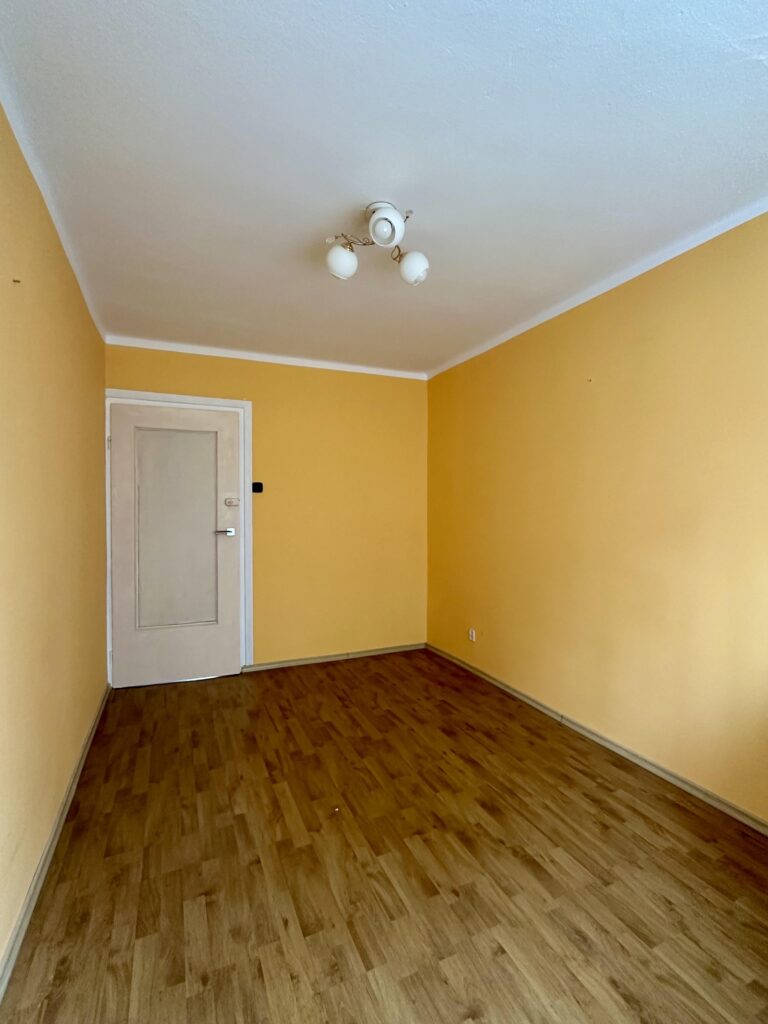 Czteropokojowe mieszkanie na parterze ul.Karlińska - zdjęcie 10